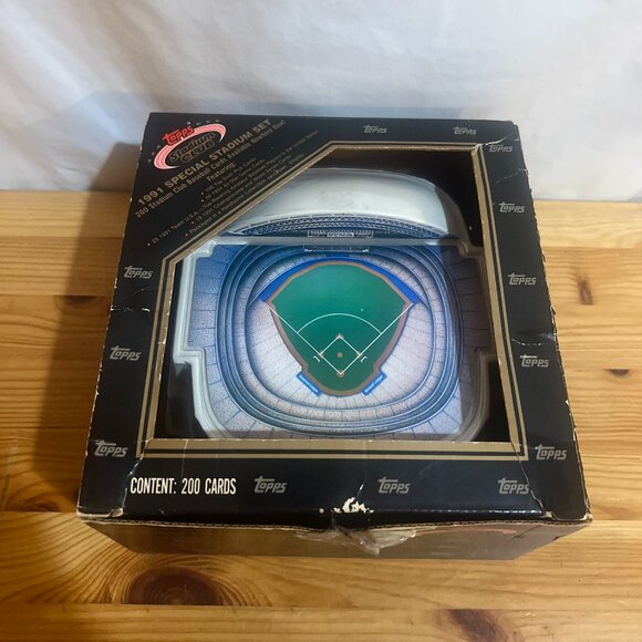 Topps Stadium Club 1991 Special Stadium Set 200 Cards and Dome SkyDome Used Good - Picture 1 of 4